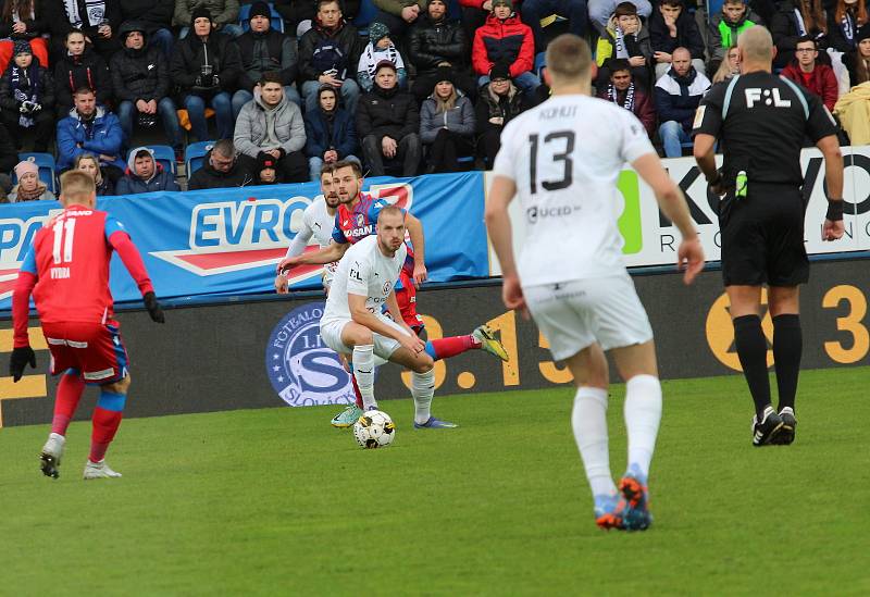 Fotbalisté Slovácka (bílé dresy) ve šlágru 20. kola FORTUNA:LIGY vyzvali mistrovskou Plzeň.