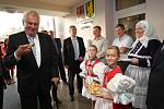 Návštěva prezidenta Miloše Zemana. Setkání s občany v kulturním domě v Osvětimanech.