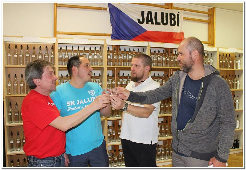 Jalubští fotbalisté uspořádali 47. ročník koštu slivovic.