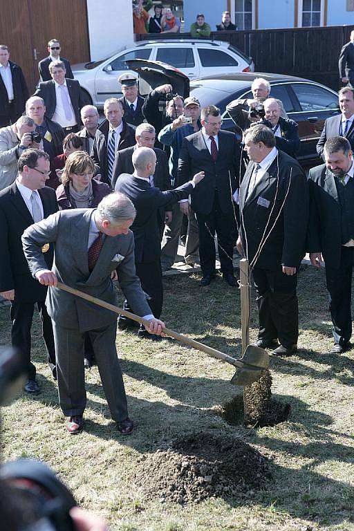 Princ Charles navštívil ekologickou vesnici Hostětín na Uherskobrodsku.