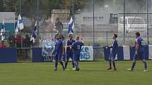 Fotbalisté Kunovic (modré dresy) v 11. kole krajské I. A třídy skupiny B i bez omluveného trenéra Chaloupky zdolali Těšnovice 2:1.