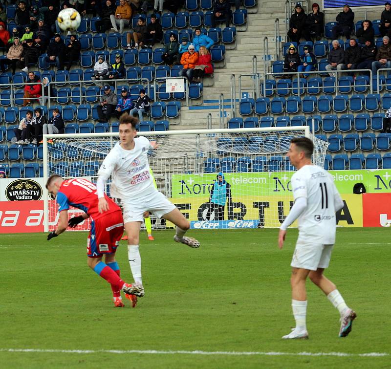 Fotbalisté Slovácka (bílé dresy) ve šlágru 20. kola FORTUNA:LIGY vyzvali mistrovskou Plzeň.