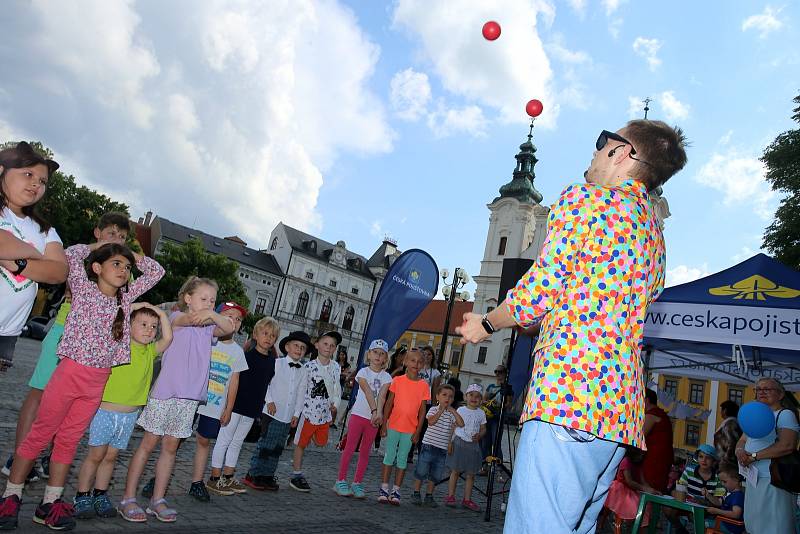 Magic festival 2018 v Uherském Hradišti. Kouzelné náměstí na Masarykově náměstí. Kouzelník Mišuge