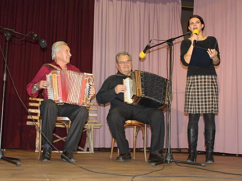 Harmonikáři a heligonkáři se sešli ve Strání.