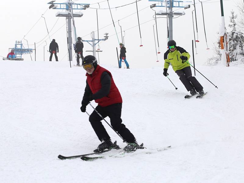 Začátek sezony v lyžařském středisku Stupava.