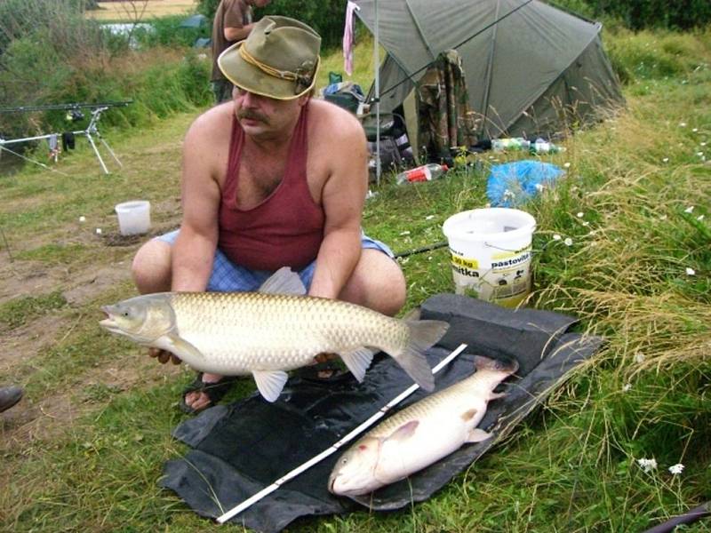 Soutěžní číslo 101: Jindřich Gřešák, amuři, 82 cm, 89 cm a nevážení.