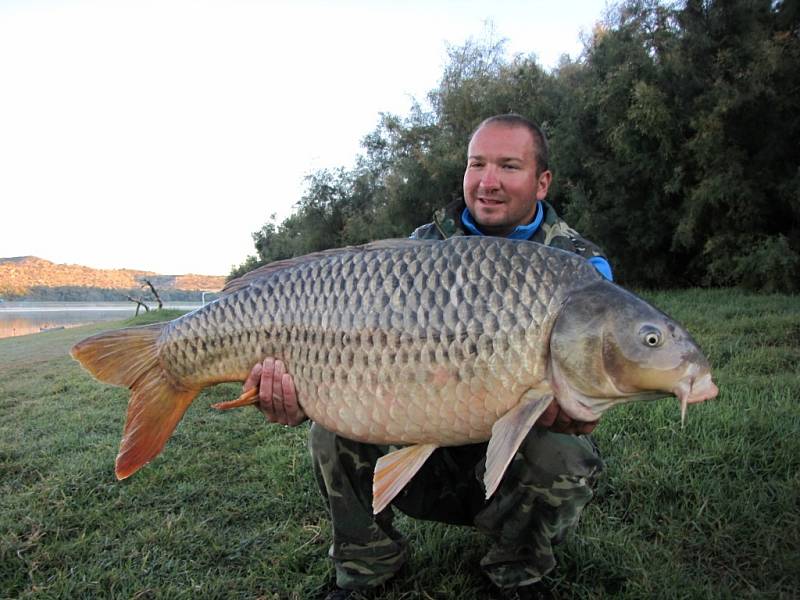 Soutěžní číslo 125 - Martin Tomášek, kapr, 106 cm a nevážen.