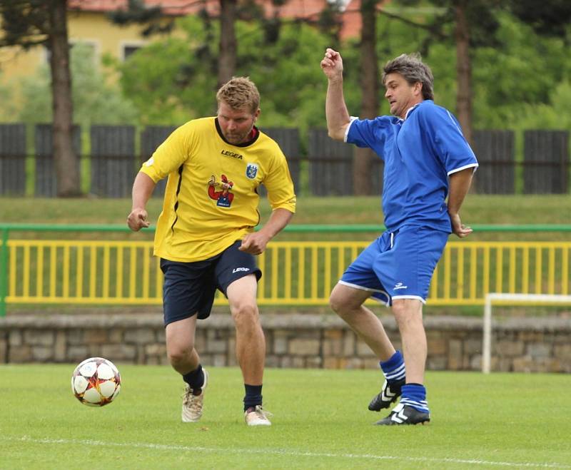 Domácí internacionálové triumfovali na domácím fotbalovém turnaji po dlouhých pěti letech. Ve třech zápasech nasázeli deset branek.