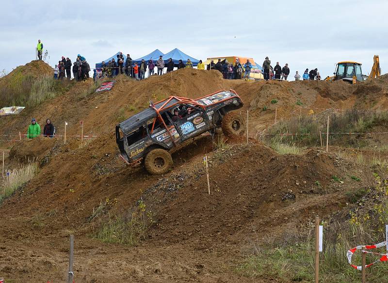 Mistrovství České republiky v offroad trialu vyvrcholilo závodem v pískovně v Boršicích.