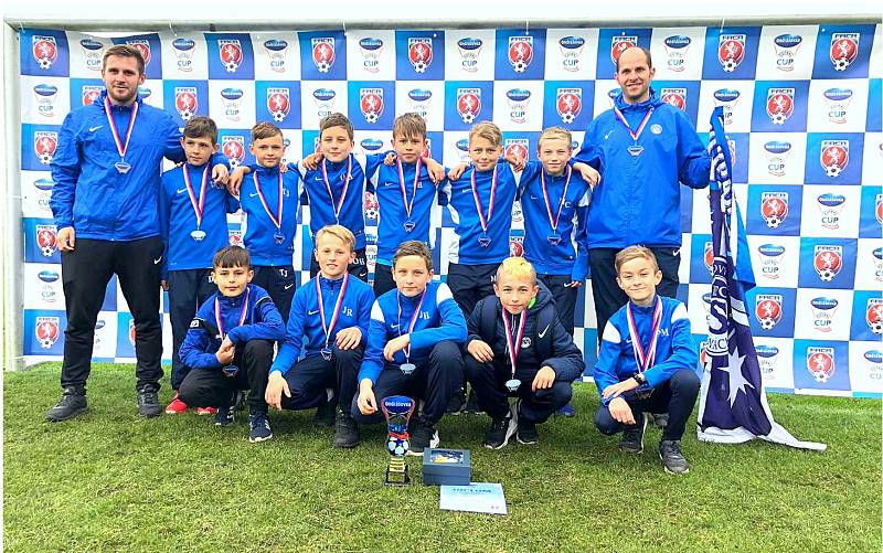 ŠAMPIONI. Fotbalisté 1.FC Slovácko U11 ovládli celostátní turnaj Ondrášovka Cup.