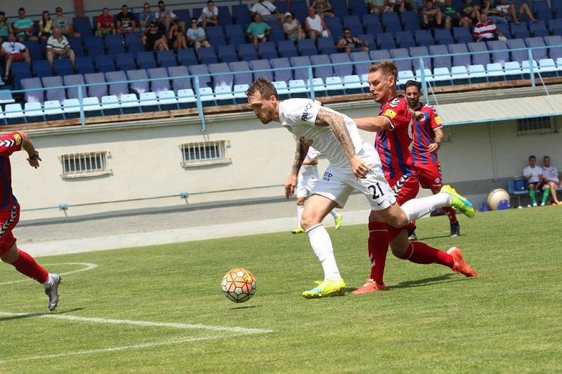 1. FC Slovácko - FK Senica 1:1 (1:1) přípravné utkání (Slovácko v bílém) 