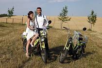 Soutěžní svatební pár číslo 46 - Veronika a Roman Maňáskovi, Tupesy