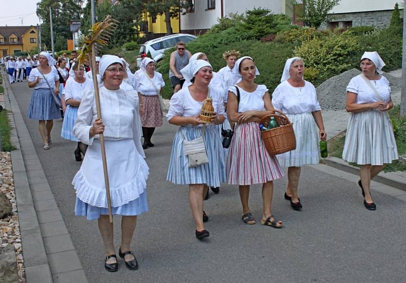 V Míkovicích byla jedinečná slavnost žní a chleba