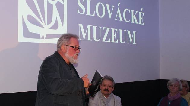 Publicista Jiří Jilík v prostorách Slováckého muzea v Uherském Hradišti ve středu 13. listopadu představil knihu Proti proudu času. 