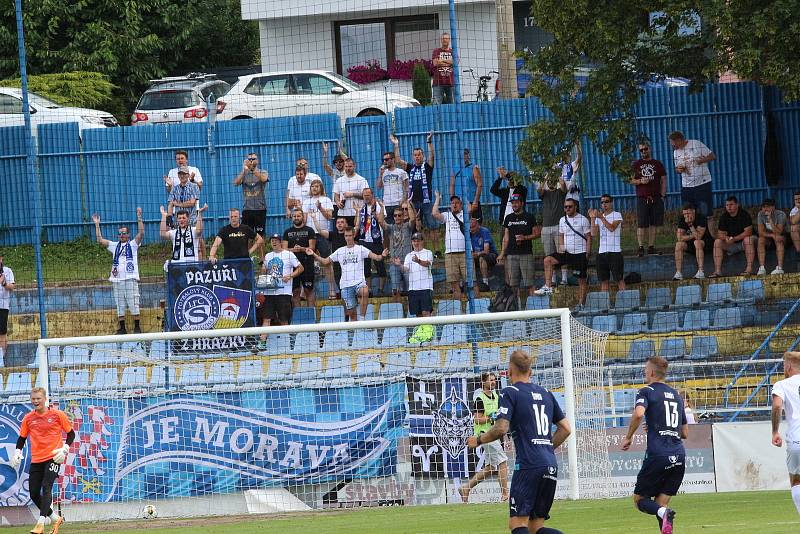 Fotbalisté Slovácka (modré dresy) zdolali v přípravě druholigový Vyškov 2:0.