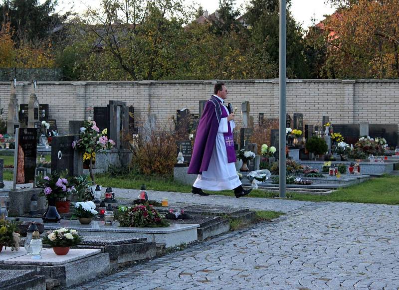 Buchlovickou premiéru měl dušičkový koncert ve hřbitovní kapli sv. Alžběty.