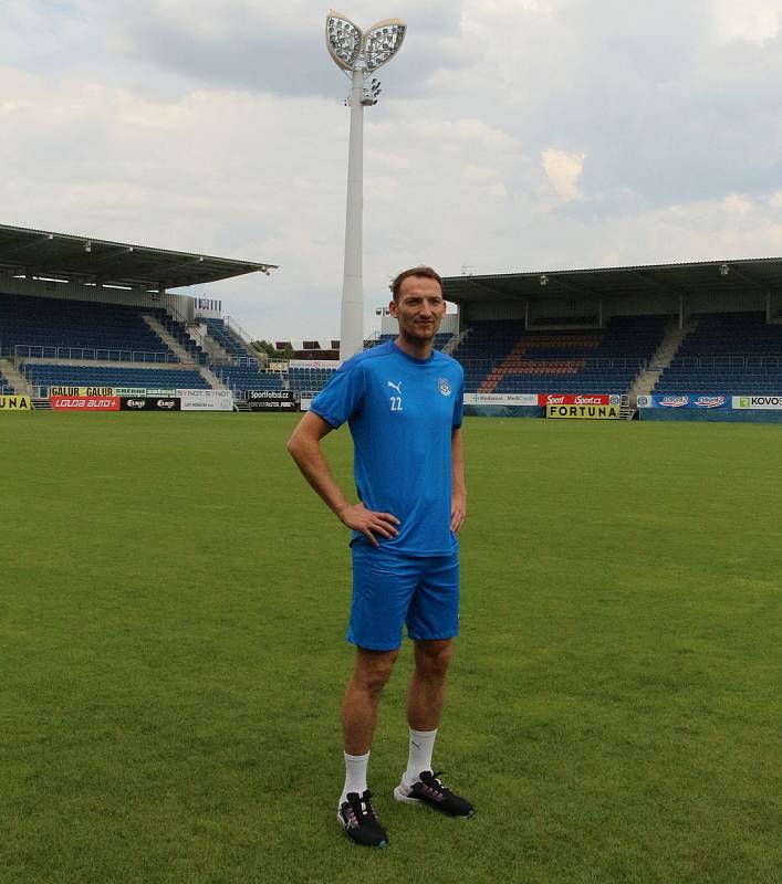 Čtvrtý celek uplynulého ročníku I. ligy 1. FC Slovácko  oznámilo zvučnou posilu - Libora Kozáka.