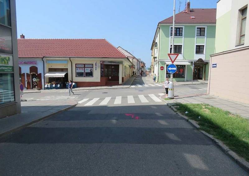 Nehoda na ulici Tkalcovská.