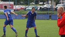 Fotbalisté Kunovic (v modrých dresech)  v 5. kole I. A třídy skupiny odlehli favorizovaným Osvětimanům 2:4.