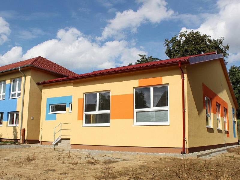 V novém montovaném pavilonu najde své místo jedna nová třída mateřské školy v Jalubí.