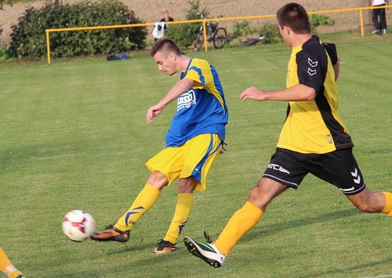 Slavkovský Marek Mančík (č. 11) přispěl k výhře svého týmu v Sušicích jednou brankou, v 62. minutě zpečetil výsledek na konečných 1:4.