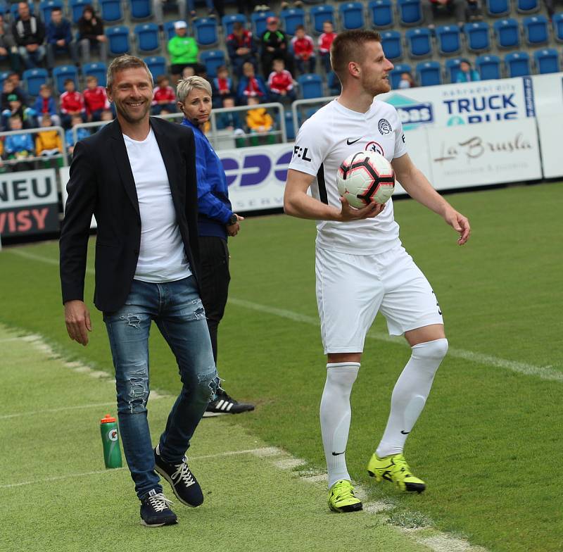 Fotbalisté Slovácka (v bílých dresech) proti Bohemians 1905