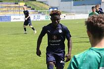 Devatenáctiletý nigerijský fotbalista Emmanuel Yohanna působí od loňské zimy v Uherském Hradišti, kde hraje za devatenáctku Slovácka. 