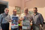 Zástupci Deníku navštívili v Jerevanu redakci měsíčníku Hlas Arménie. Zleva Ašot Arakeljan, Pavel Bohun, Abgar Apinyan a Martin Nevyjel.