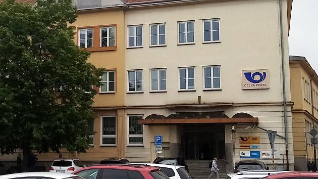 Centrální pošta v Uherské Hradišti se chystá na příval klientů.