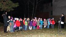 O těšení na Vánoce zpívaly a recitovaly děti z nedakonické mateřinky. 