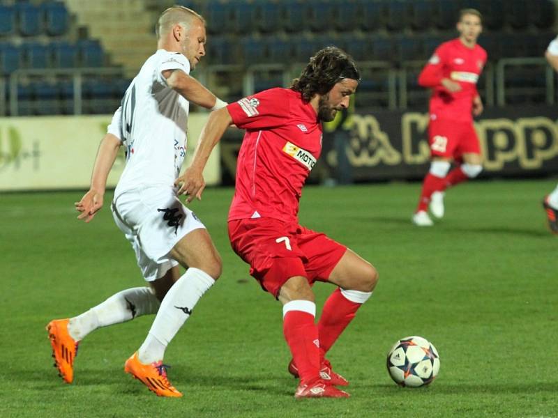 Fotbal Gambrinus liga 1. FC Slovácko - Zbrojovka Brno. Jakub Petr a Pavel Zavadil.