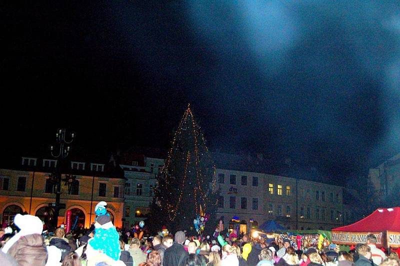 Tradiční návštěva svatého Mikuláše, anděla a také čerta na hradišťském Masarykově náměstí.