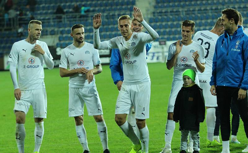 Fotbalisté Slovácka (v bílých dresech) v předehrávce 12. kola FORTUNA:LIGY porazili Liberec 3:1.