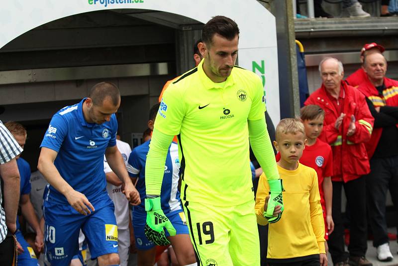 1. FC Slovácko - FC Slovan Liberec (v modrém)