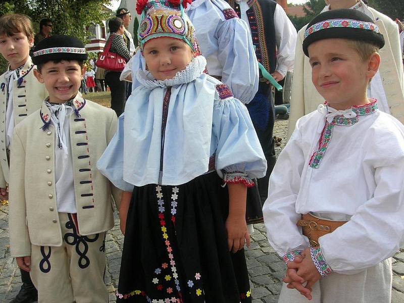 Krojovaných dětí byly v Uherském Hradišti stovky