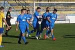 Sobotní utkání na Širůchu, kde se utkali fotbalisté domácího Starého Města (žluté dresy) s Ořechovem, skončil remízou 2:2.