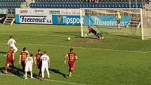 Slovácko (v bílém) vs. Dukla Praha