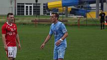 Fotbalisté Uherského Brodu (červené dresy) v 9. kole MSFL remizovali se Slováckem B 0:0.