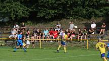 Fotbalisté Starého Města (žluté dresy) zdolali ve šlágru 4. kola I. B třídy sk. C domácí Ořechov 4:0.