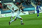 Fotbalisté 1. FC Slovácko (v bílém) porazili FK Mladá Boleslav 2:1.