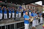 Brodské náměstí zaplnily stánky s rozličným sortimentem. Nechyběli na něm ani lidoví tvůrci, zpěváci, muzikanti a folkloristé				