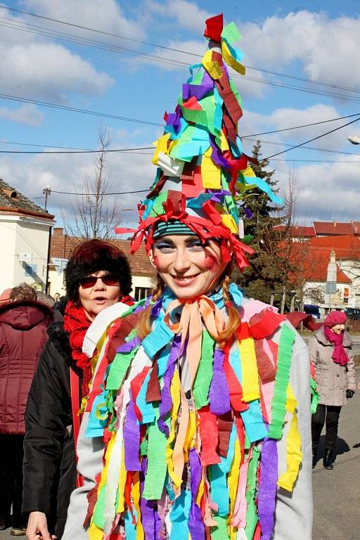 V Boršicích vypukl v sobotu v 7 hodin ráno sedmý ročník fašanku. A bylo se na co dívat a z čeho se radovat.