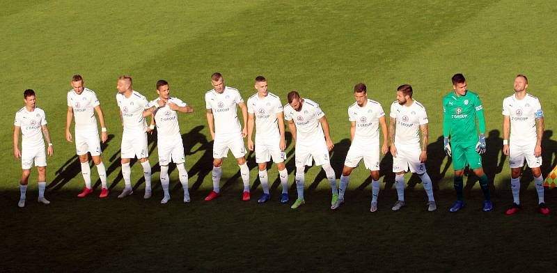 Fotbalisté Slovácko (v bílých dresech) v sobotním odpoledním zápase porazili Teplice 3:2.