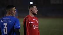 Fotbalisté Uherského Brodu (červené dresy) v přípravném zápase podlehli dorostu Baníku Ostrava 0:7.