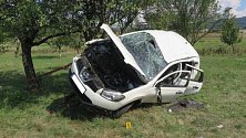 Havárie Nissanu Qashqai na silnici I/50 poblíž Bystřice pod Lopeníkem.