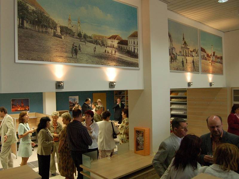 Infocentrum sídlí v moderních prostorách boční části brodského Domu kultury. Ilustrační foto.