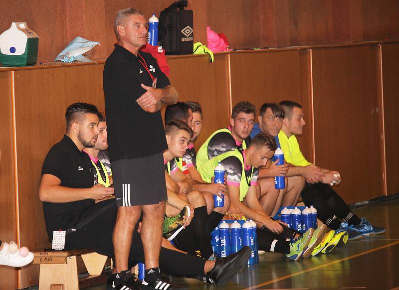 Futsalisté Bazooka CF Uherské Hradiště v úvodním kole 2. futsalové ligy rozstříleli Atraps Hombres Brno 13:4 (6:2)