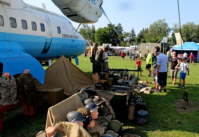 Tisíce návštěvníků na Military dnu v Kunovicích neodradil ani tropický pařák