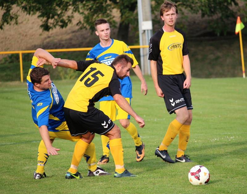 Slavkovský Marek Mančík (č. 11) přispěl k výhře svého týmu v Sušicích jednou brankou, v 62. minutě zpečetil výsledek na konečných 1:4.