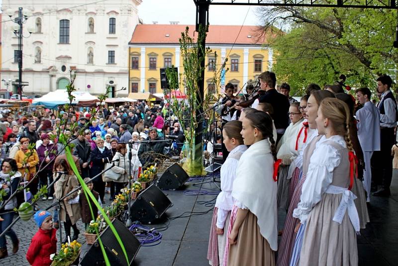 NA TRHU. Velikonoční jarmark v Hradišti, tradiční a hlavně otevřený všem.  